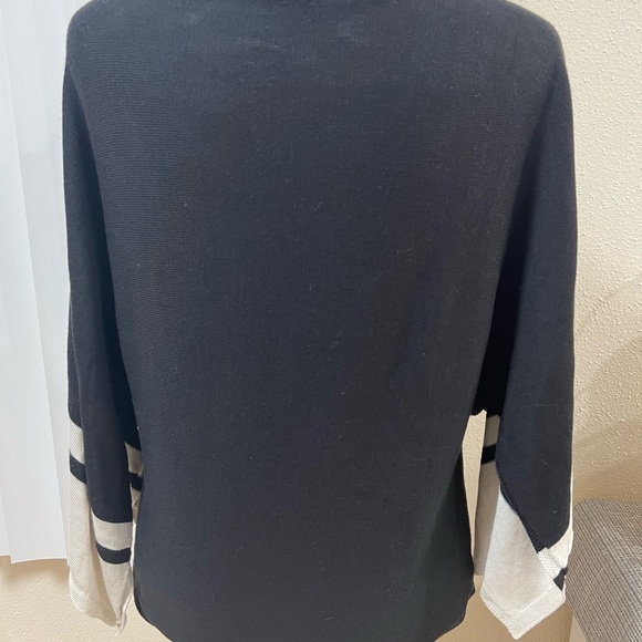 EILEEN FISHER blouse sweater size S/M. - Picture 7 of 13